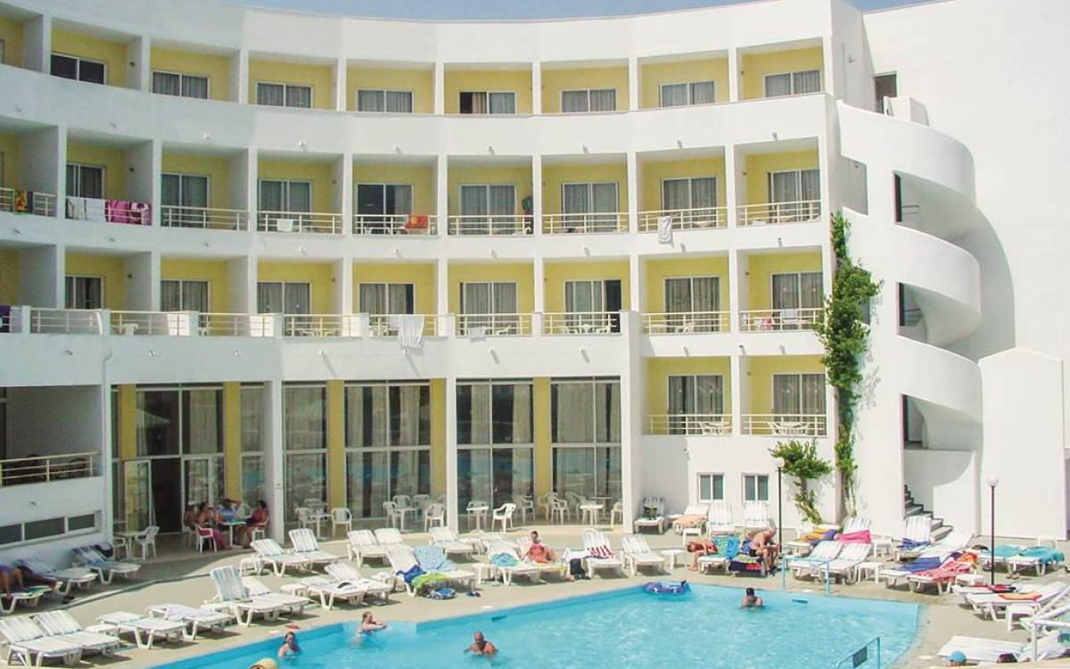 Hotel Kris Mari